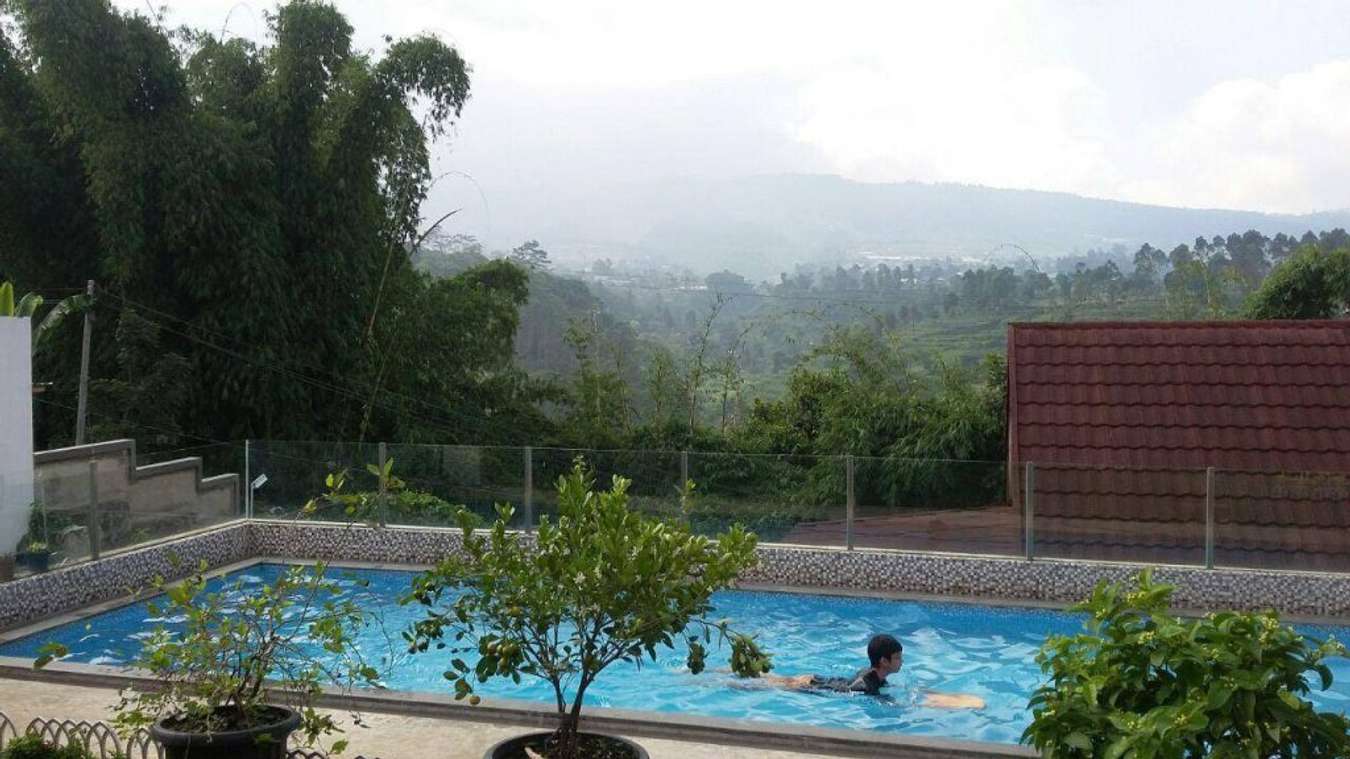 Villa Ganesha - 88 Lembang - Vila dengan private pool di Bandung