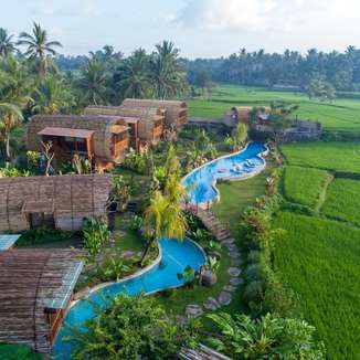 Beehouse Dijiwa Ubud - Vila Romantis di Ubud