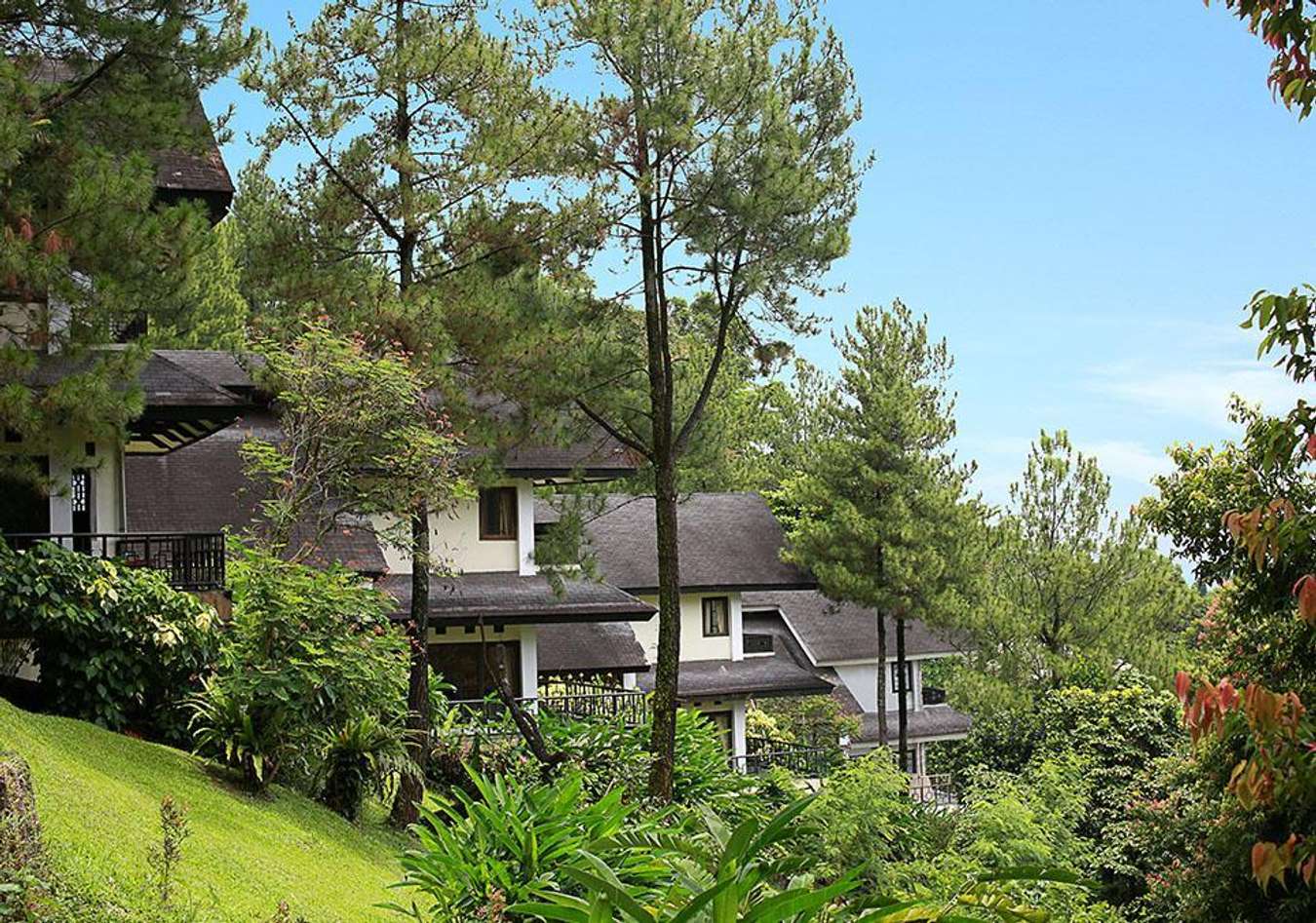 Gunung Geulis Cottages managed by Royal Tulip - Vila Romantis di Puncak