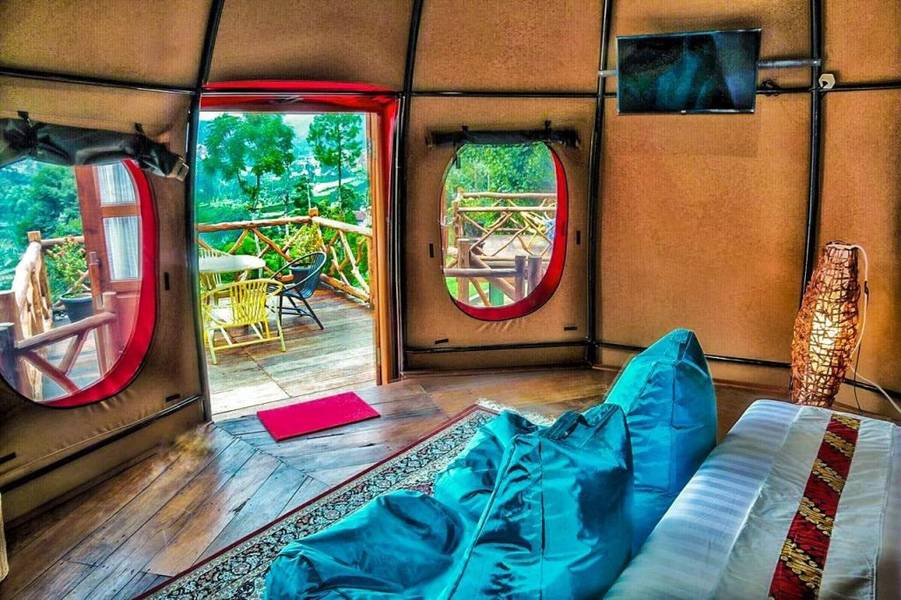 Mulberry Hill by The Lodge - Vila romantis di Bandung