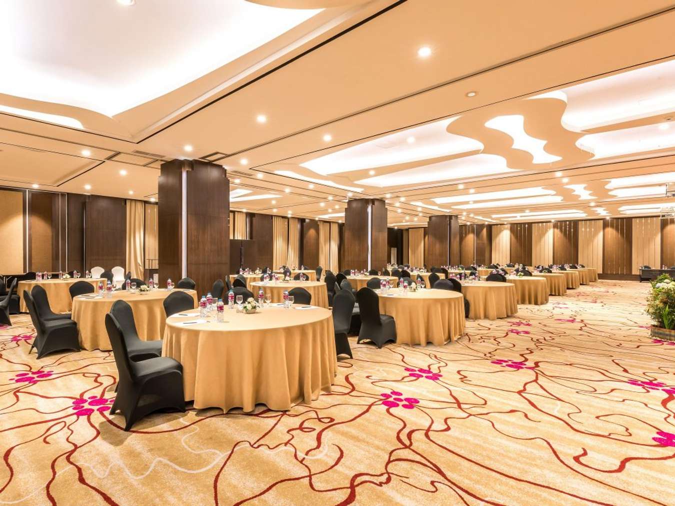 9 Rekomendasi Hotel dengan Fasilitas Ballroom di Bandung