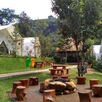 Maribaya Glamping Tent - Tempat Glamping di Indonesia