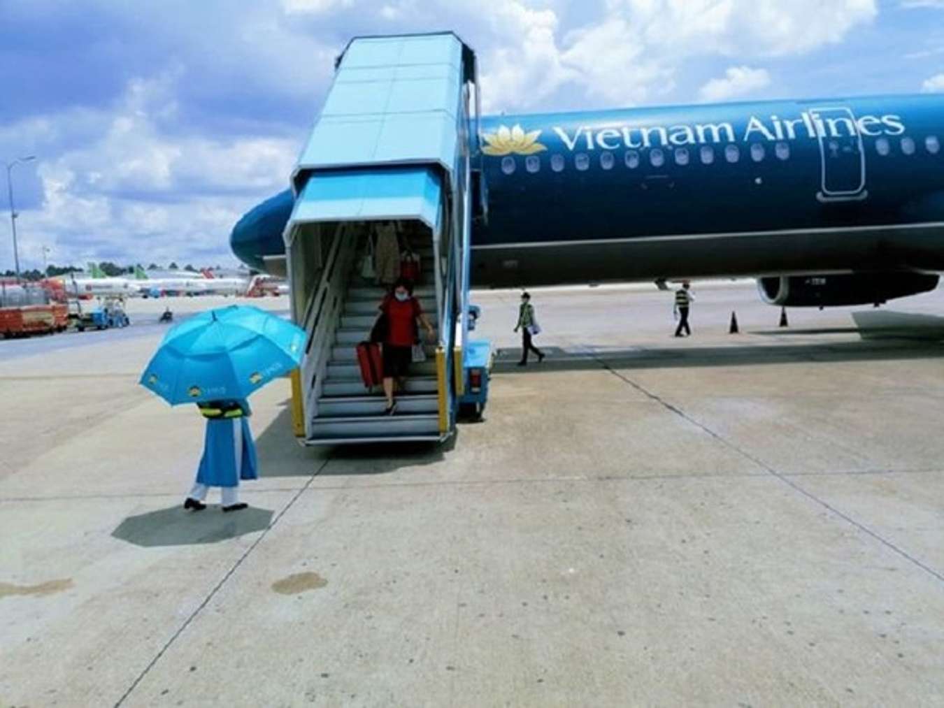 Vietnam Airlines bay thẳng từ Việt Nam đến Paris