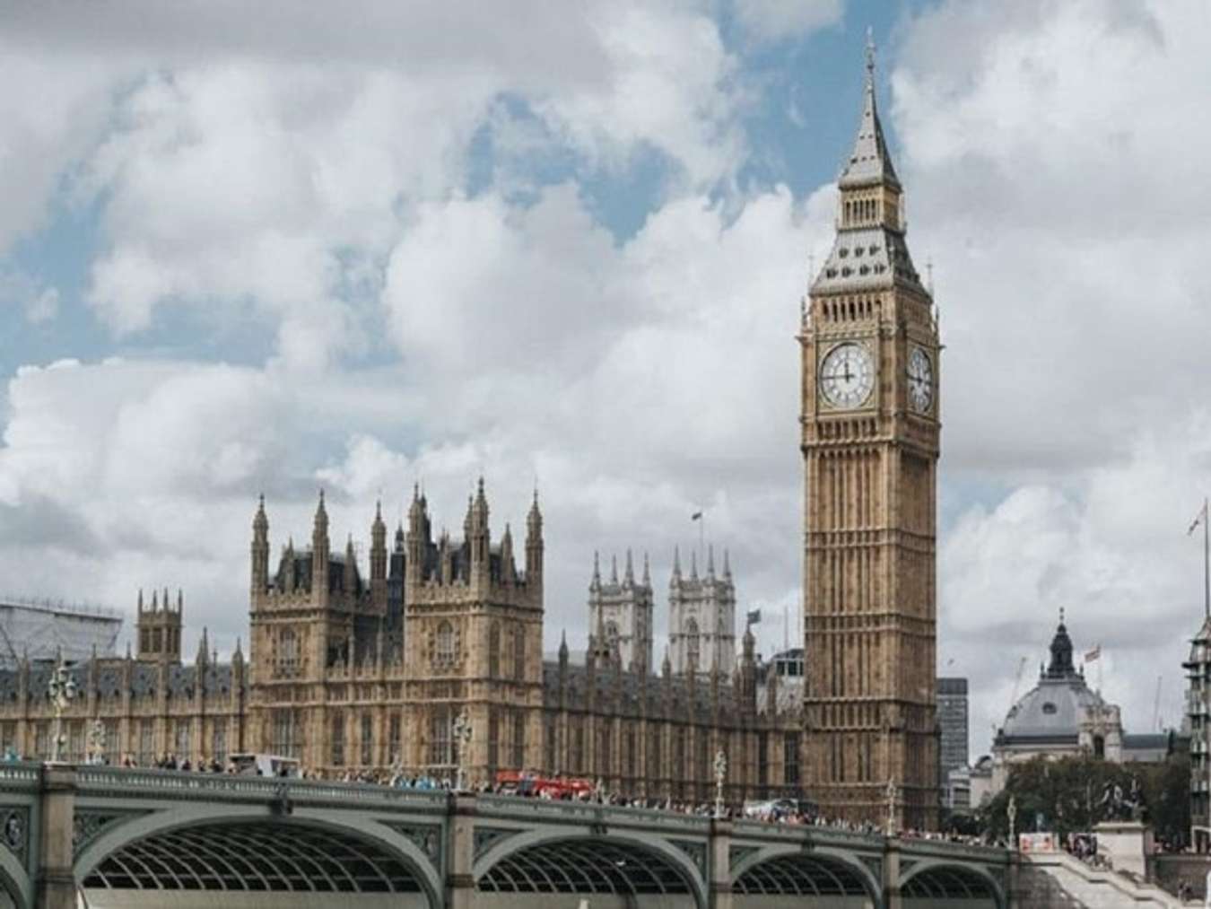  Tháp đồng hồ Big Ben