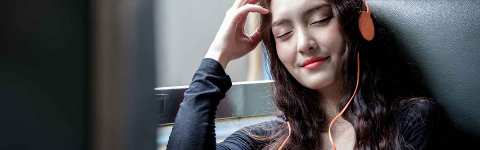 Gợi ý Playlist 9 bài hát mà bạn có thể thích nghe khi đi du lịch