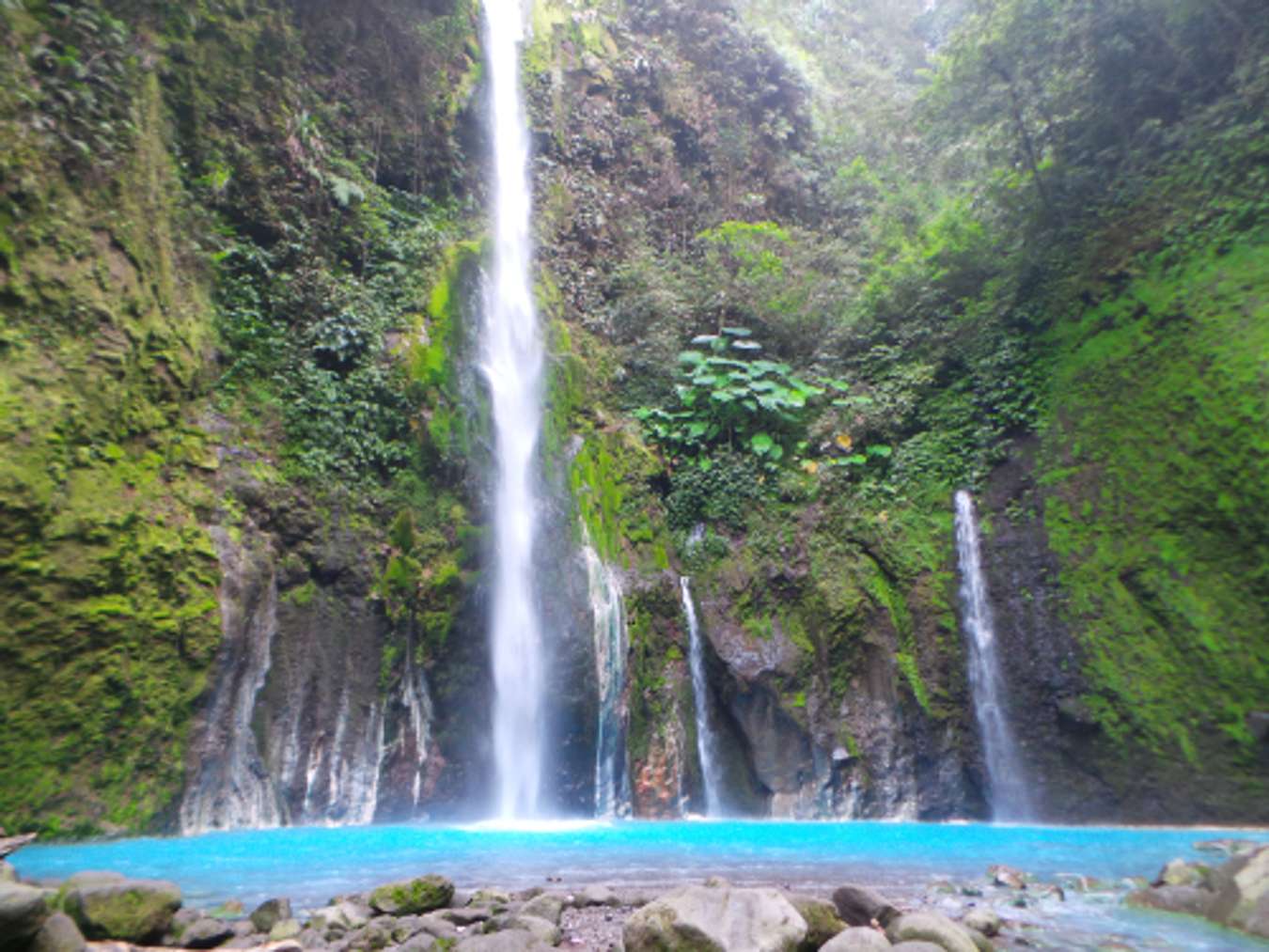 Destinasi Wisata Berastagi - Air Terjun Dua Warna