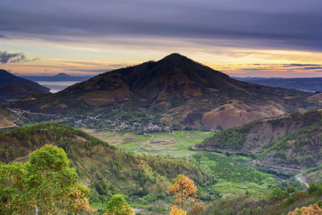 Destinasi Wisata di Danau Toba - Gunung Pusuk Buhit