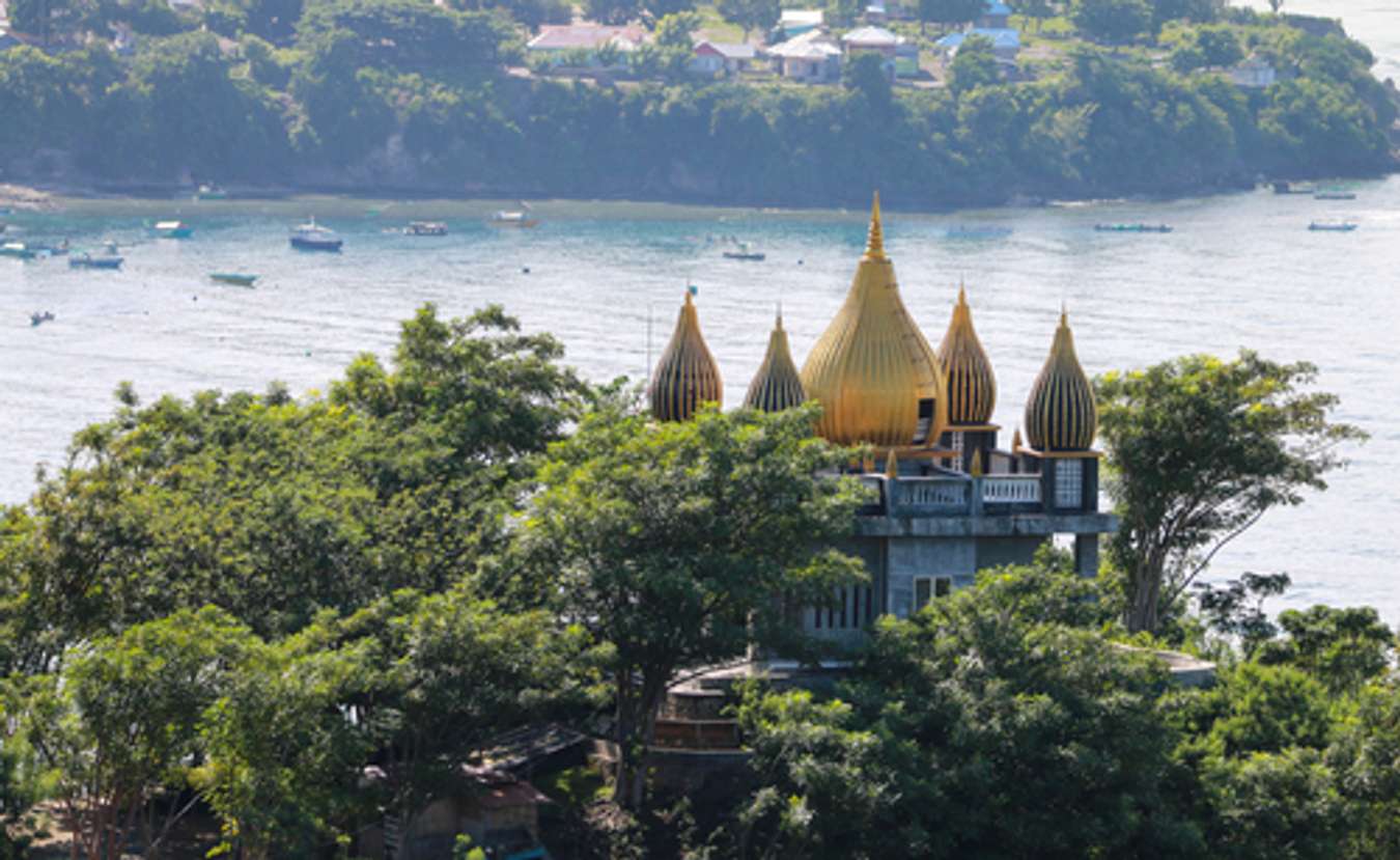 Destinasi Wisata di Gorontalo - Masjid Walima Emas