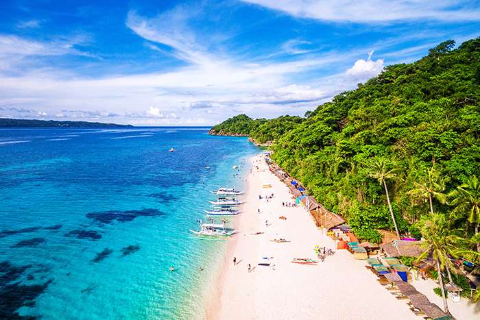 Pantai Terindah Di Dunia Yang Membuat Kamu Terpesona