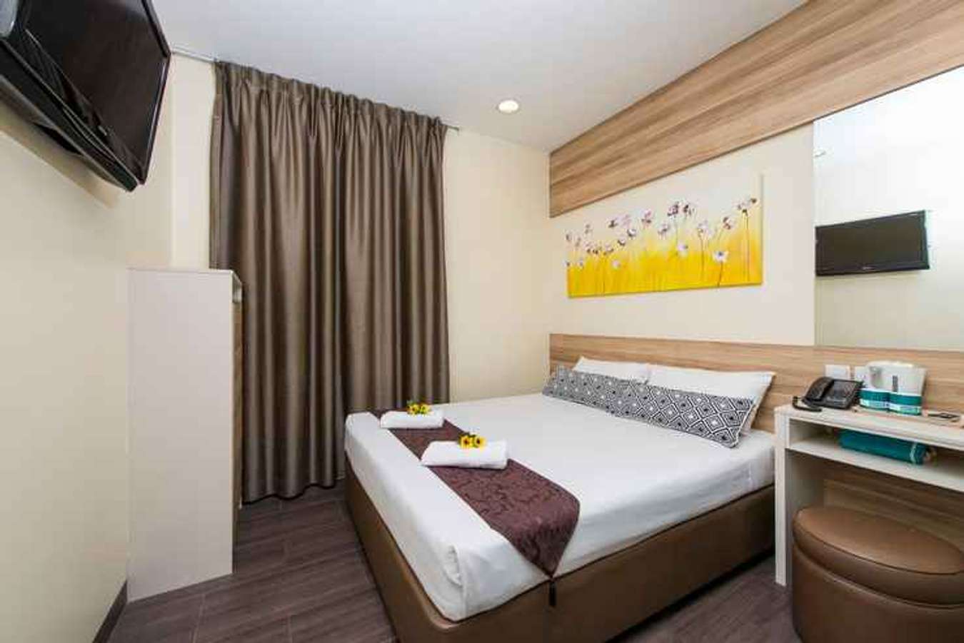 5 Budget Hotels Singapore Hostel to International Hotel!