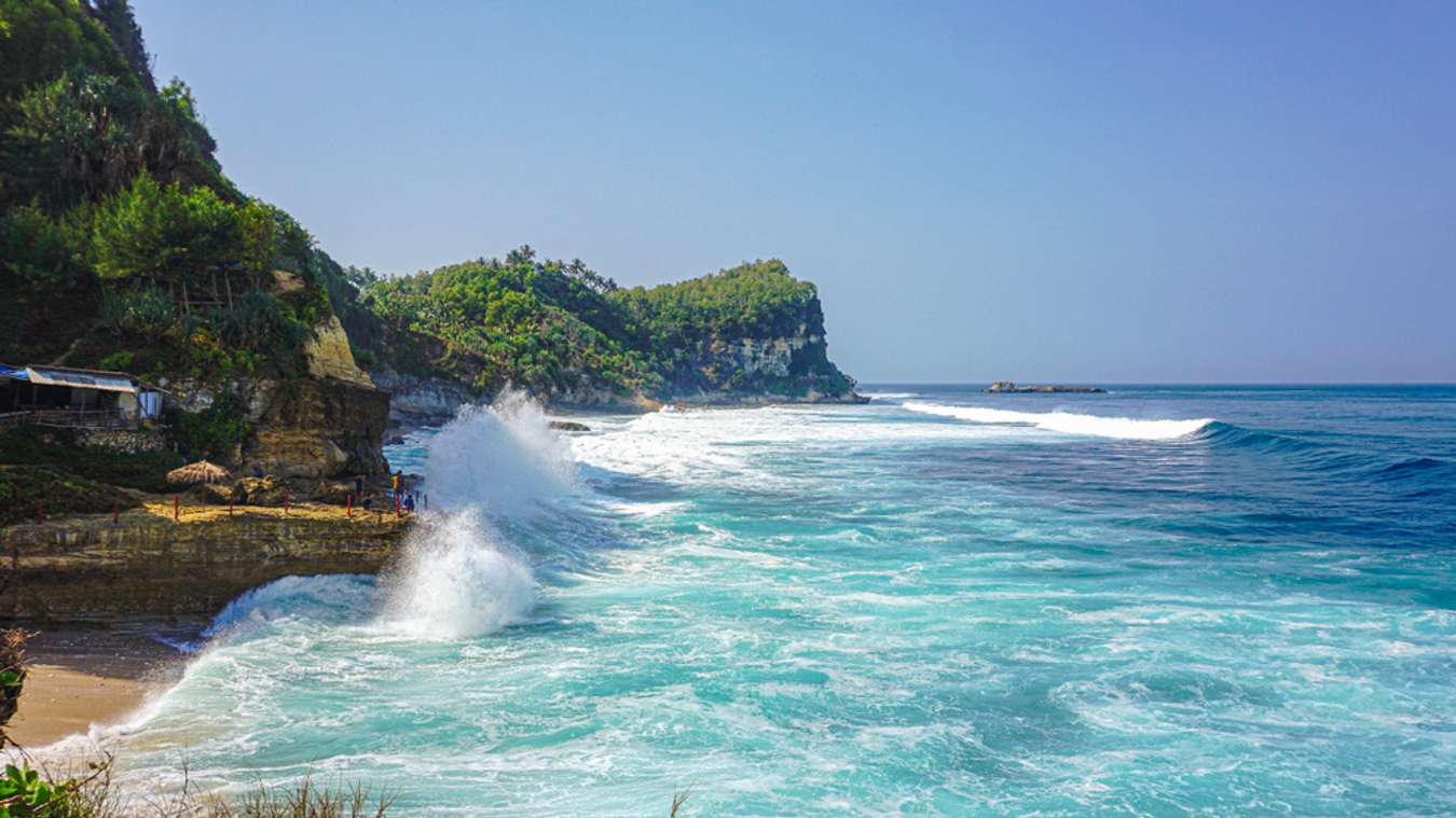 Pantai Banyu Tibo, Jawa Timur