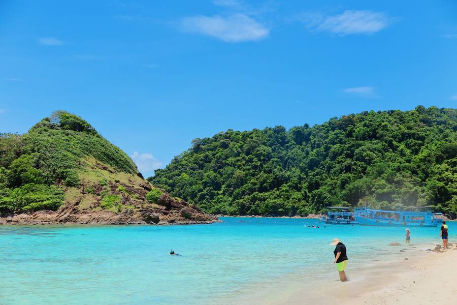 เกาะยักษ์ใหญ่ ยักษ์เล็ก