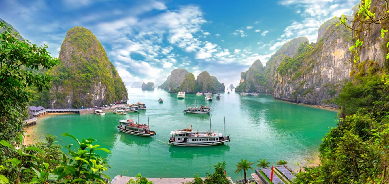 Teluk Ha Long - Destinasi Wisata Vietnam 