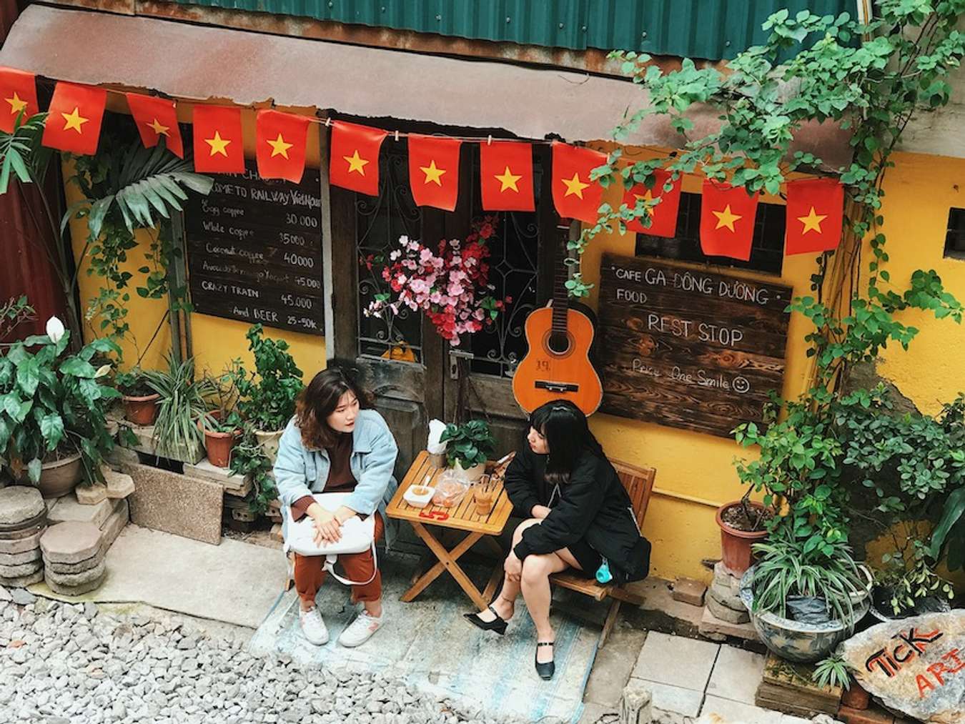 Ghim vào tim” những quán cà phê có 1-0-2 ở Hà Nội