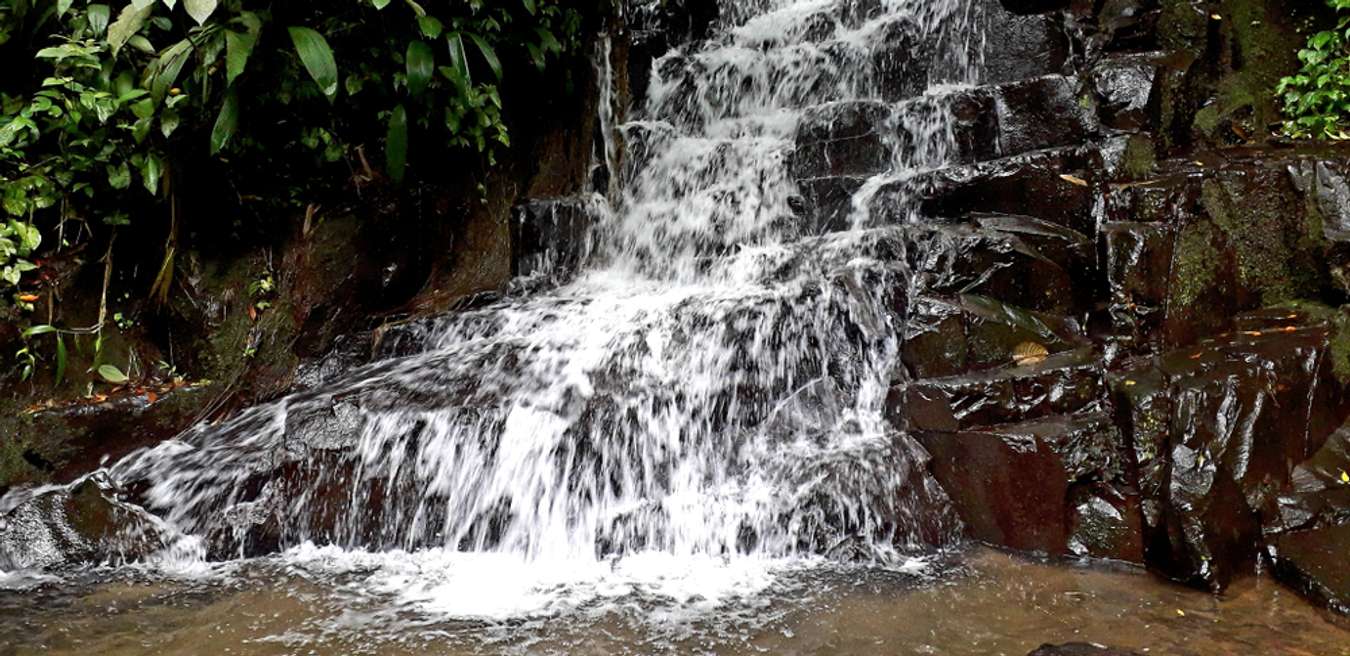 Destinasi Wisata Kediri - Air Terjun Irenggolo