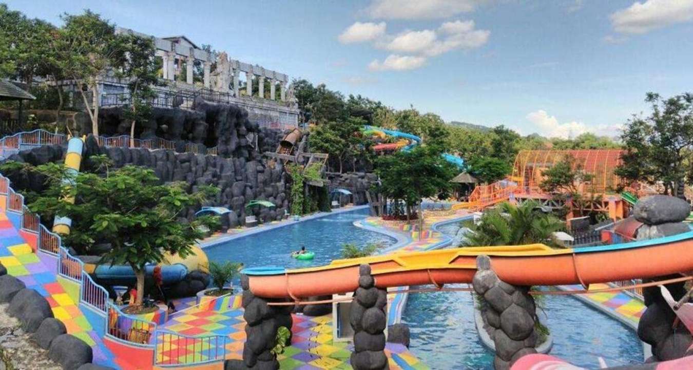 Destinasi Wisata Kediri - Kediri Water Park