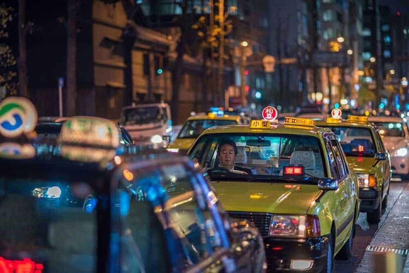 Di chuyển bằng taxi ở Osaka