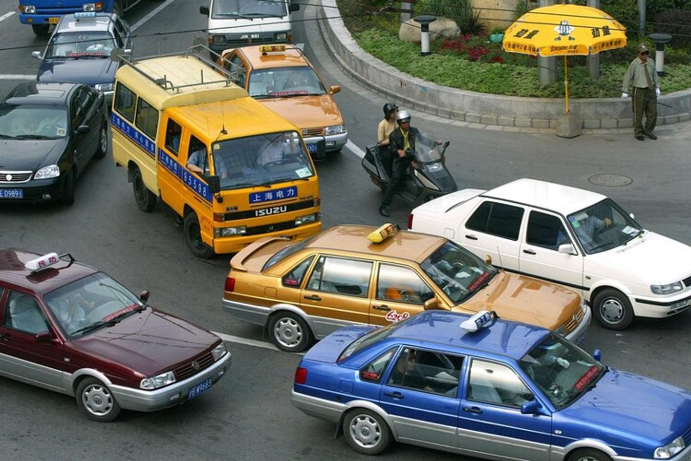 Có thể chọn taxi, xe bus, tàu điện ngầm để di chuyển ở Tô Châu