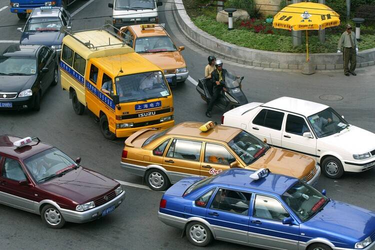 Có thể chọn taxi, xe bus, tàu điện ngầm để di chuyển ở Tô Châu