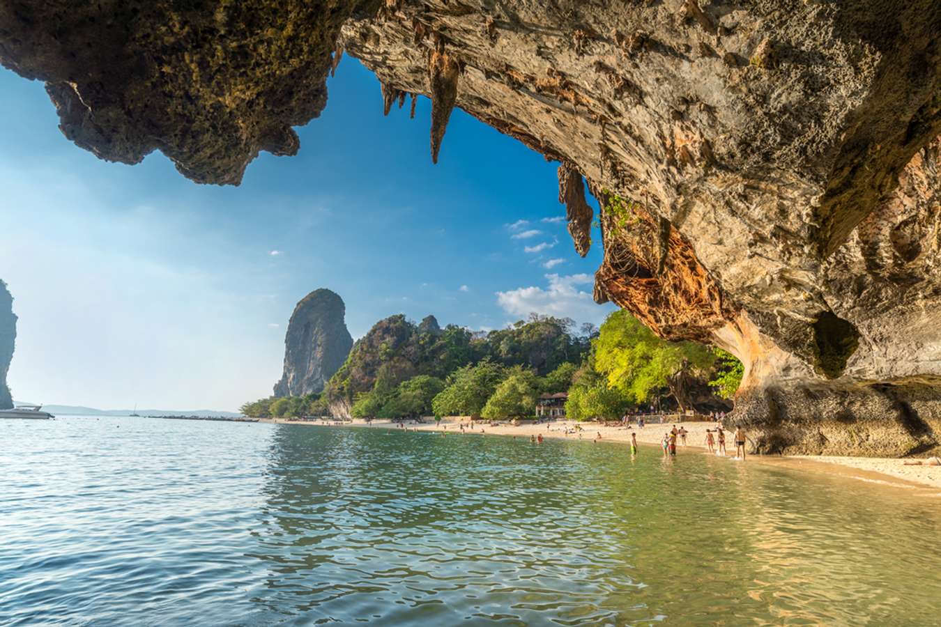 หาดถ้ำพระนาง (Phranang Cave Beach)