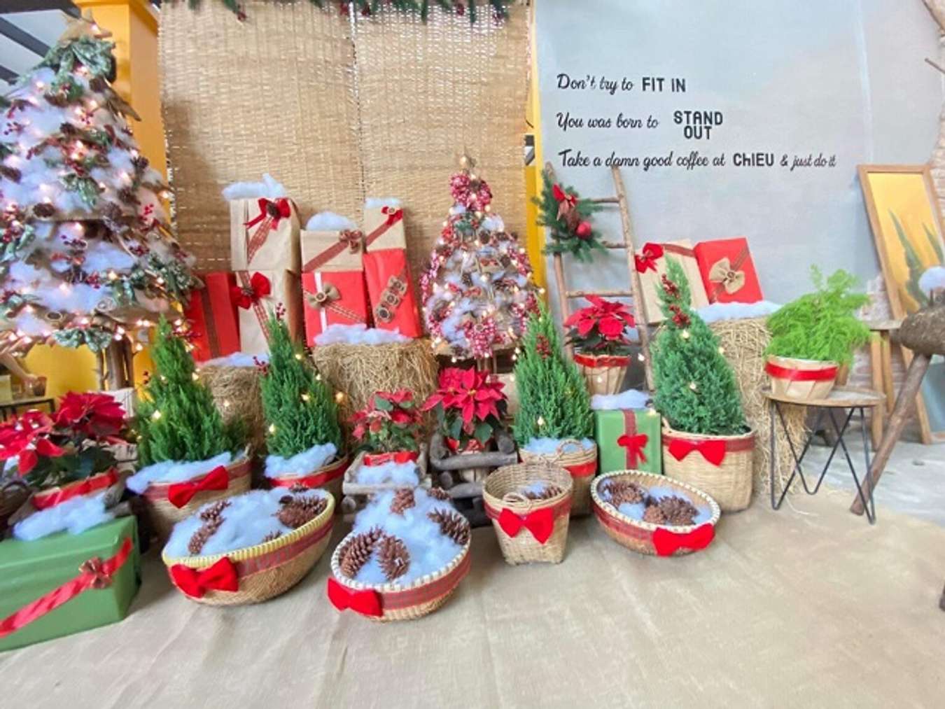 quán cafe trang trí noel đẹp ở Sài Gòn