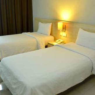 Hotel Malang dekat Tempat Wisata - Grand Cakra Hotel Malang