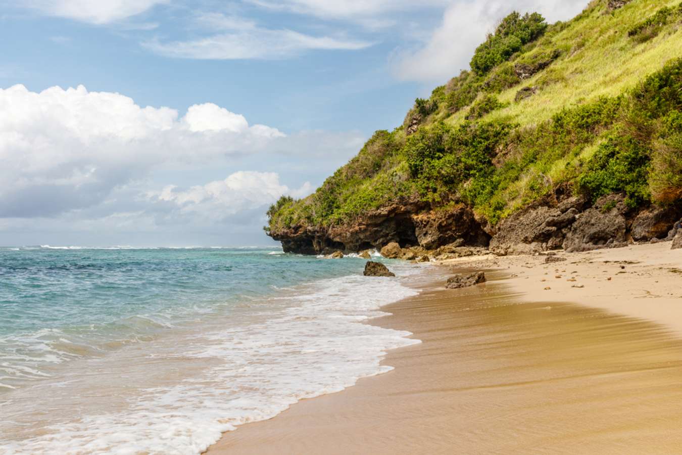 Pantai Gunung Payung