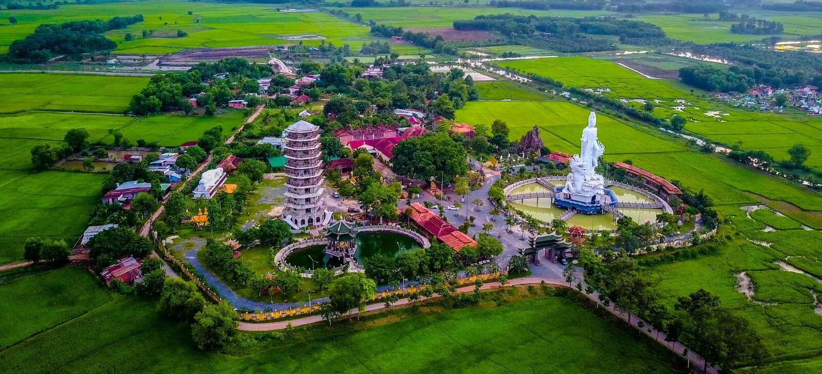 Du lịch Tây Ninh: Tây Ninh không chỉ có đền Cao Đài nổi tiếng mà còn là một địa điểm du lịch hấp dẫn với rất nhiều trải nghiệm độc đáo. Hãy cùng xem hình ảnh về du lịch Tây Ninh để khám phá những khoảnh khắc hạnh phúc và những địa điểm tuyệt vời mà bạn không nên bỏ qua.