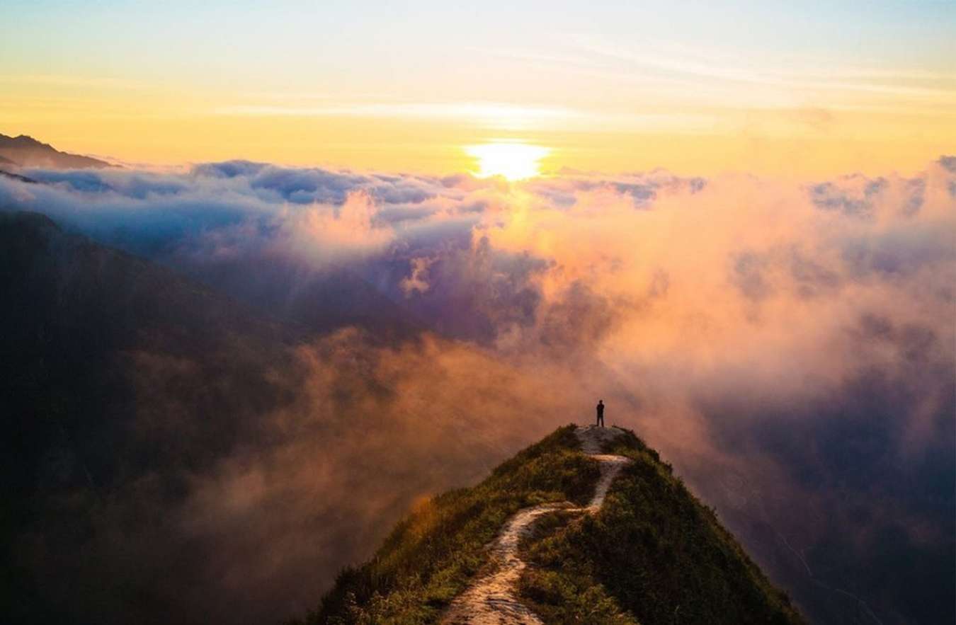 Cloud hunting in Ta Xua