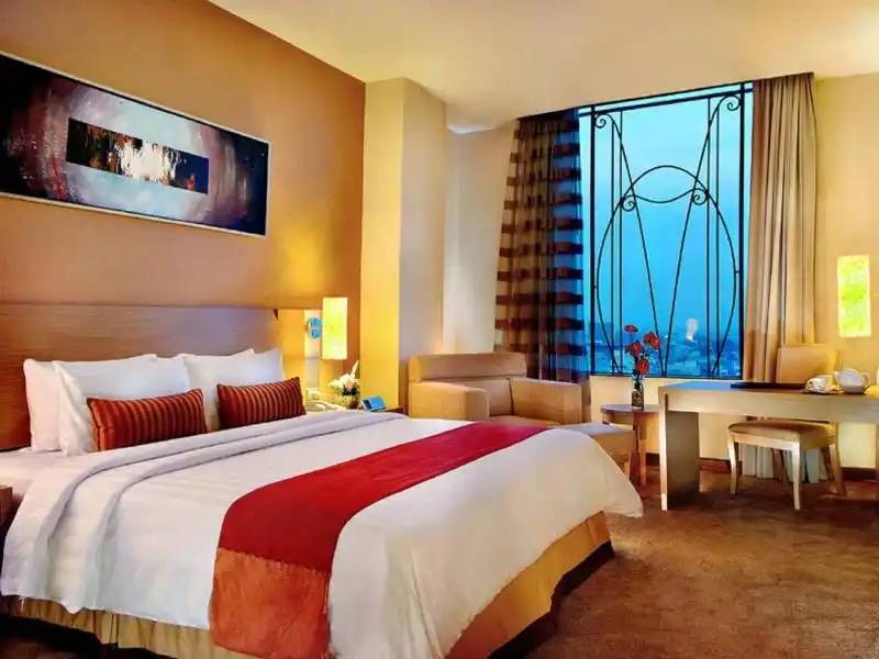 Hotel dengan Kolam Renang di Medan - Grand City Hall Medan
