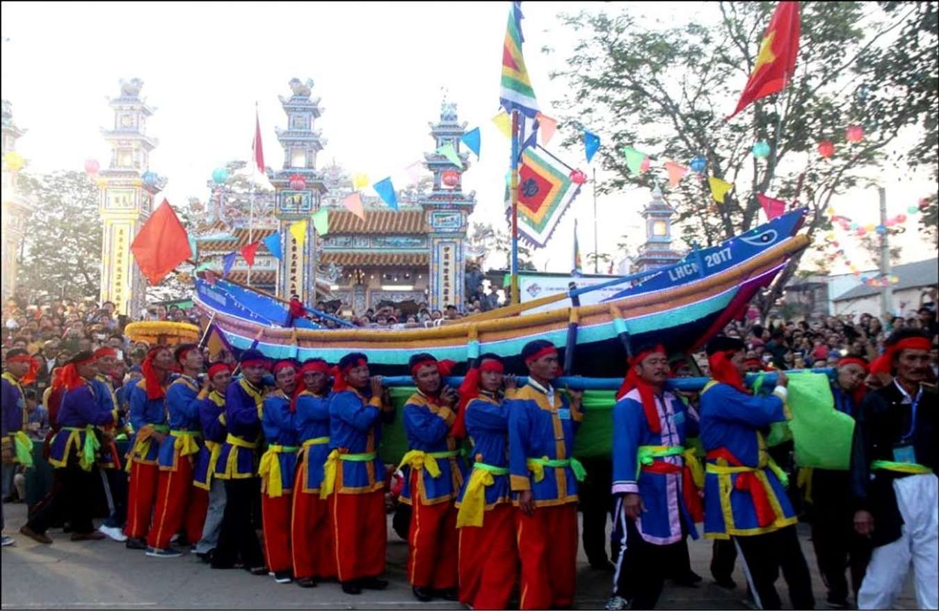 Lễ hội cầu Ngư ở Thừa Thiên Huế