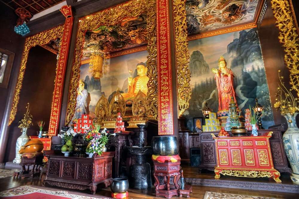 Chánh điện uy nghiêm, lộng lẫy (nguồn: traveloka.com)