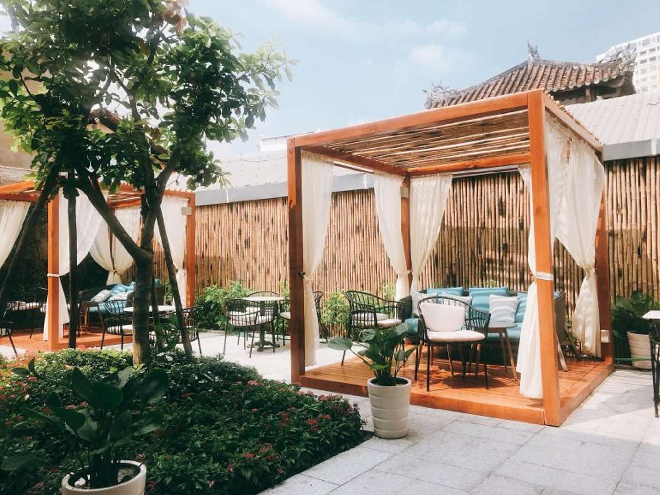 Những quán cafe view đẹp nổi tiếng tại Quận 4 là gì?
