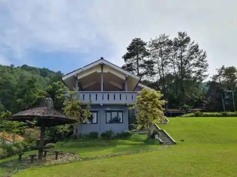 Vila Mewah di Puncak - Mega Utama Villa Ciburial