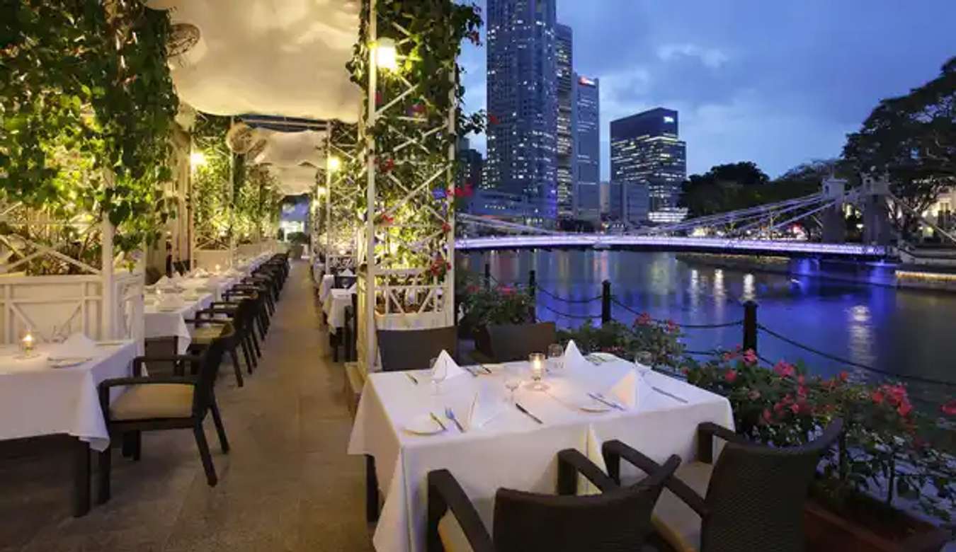 The Fullerton Hotel - Hotel Restaurant Singapore