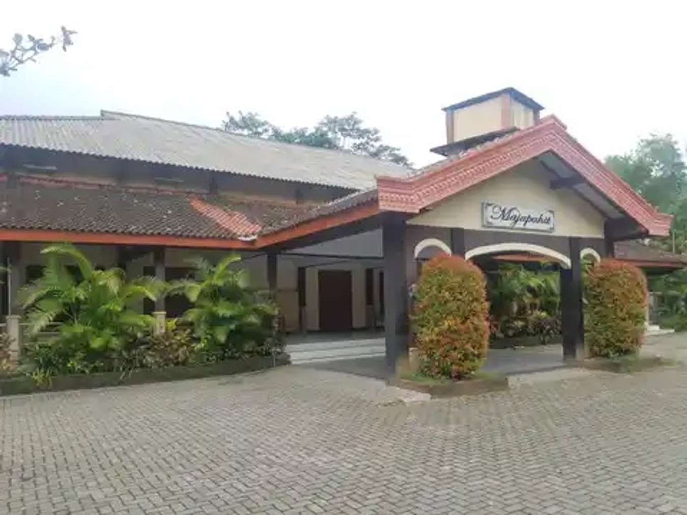 Hotel Di Trenggalek Dekat Pantai