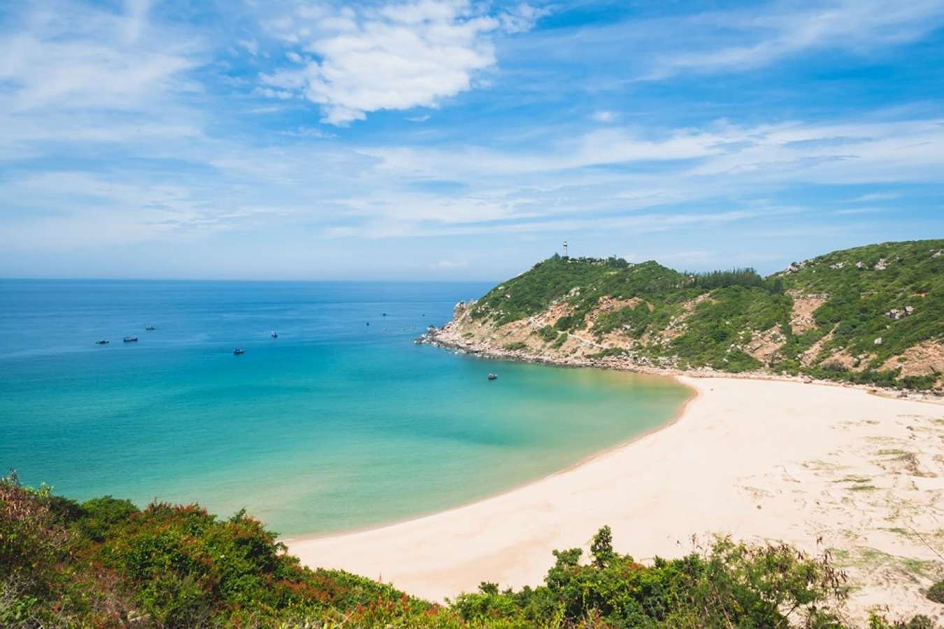 TOP 10 Bãi biển Nha Trang đẹp nhất chắc chắn phải đến 1 lần