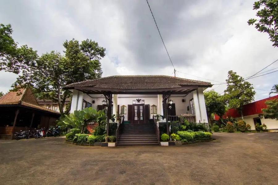 VIlla Instagramable di Semarang - Tlogo Resort & Goa Rong View