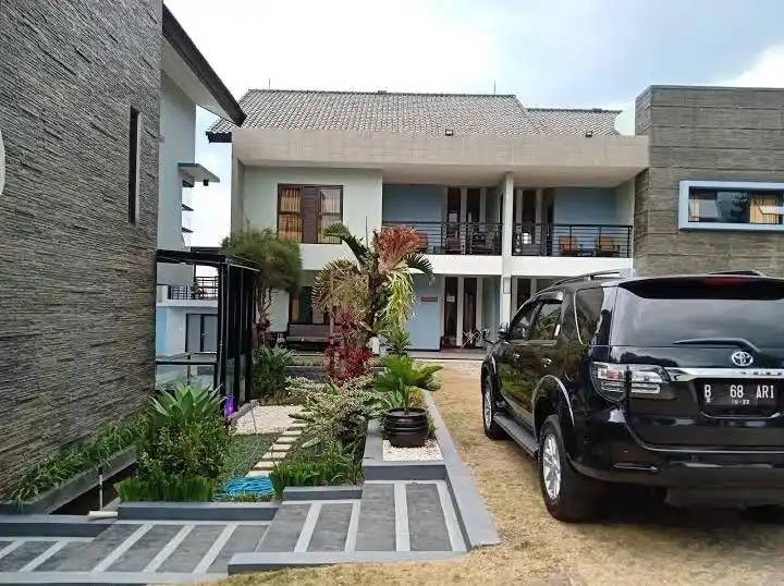Vila Puncak dengan Pemandangan Kebun Teh - Villa Neda