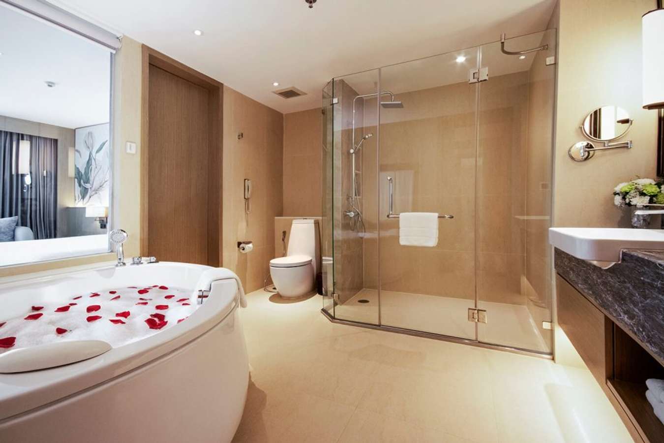 Sivatel Bangkok - Hotels with Bathtub in Bangkok