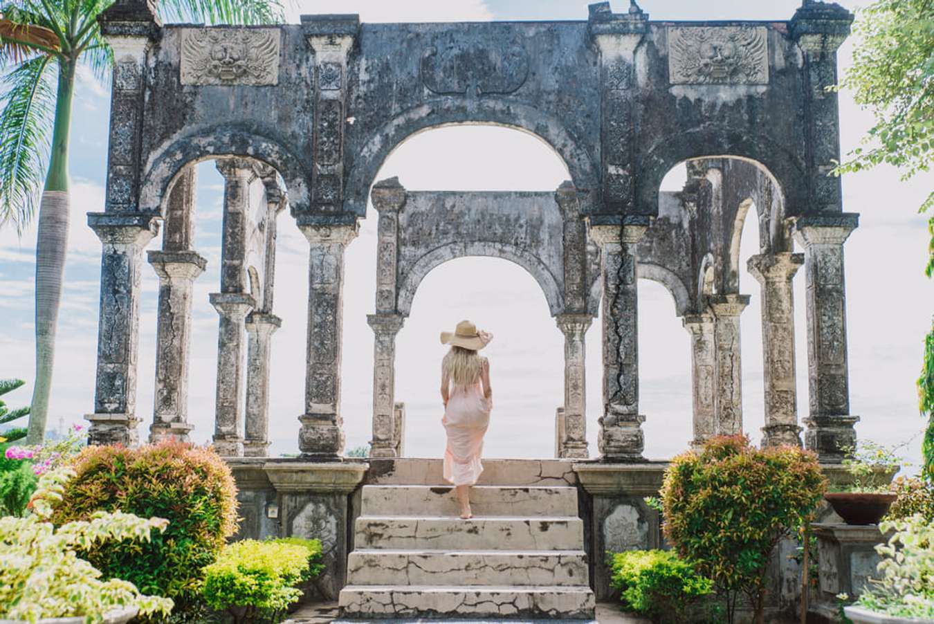 Cung điện trên nước Tirta Gangga