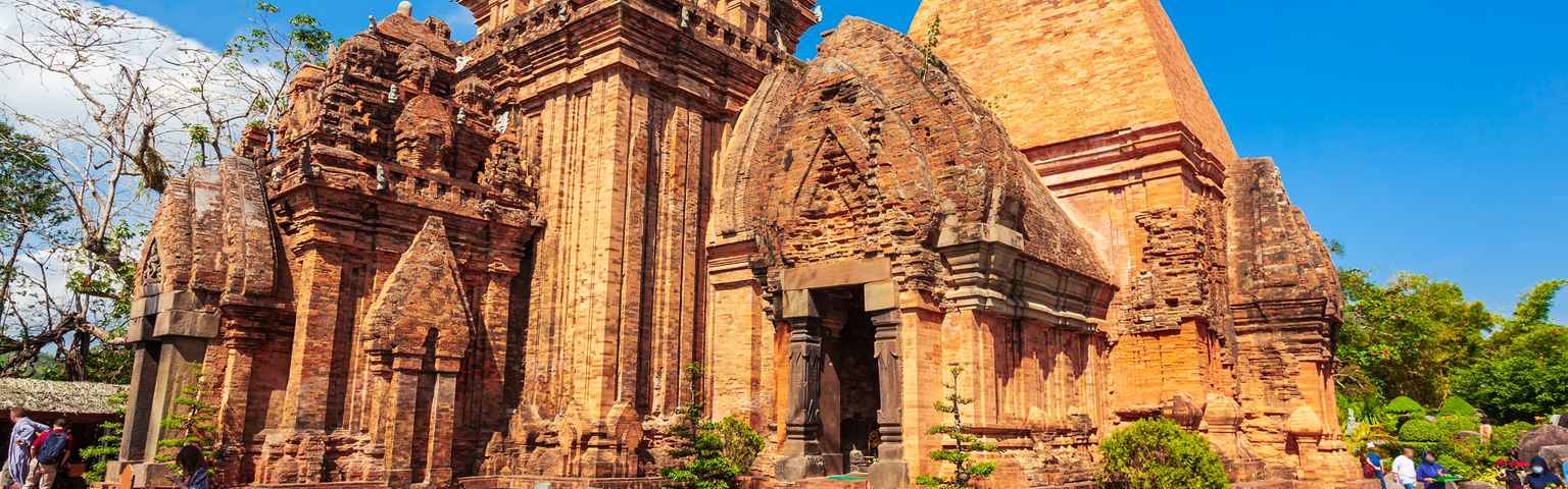 Tháp bà Ponagar Nha Trang: Kinh nghiệm tham quan từ A-Z