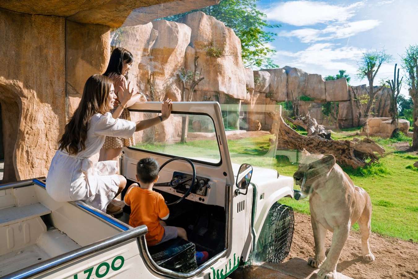 bali zoo vs bali safari park