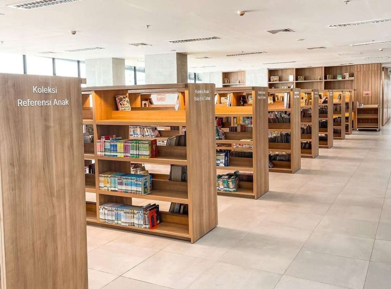 Koleksi & Cara Berkunjung ke Perpustakaan Jakarta TIM Cikini