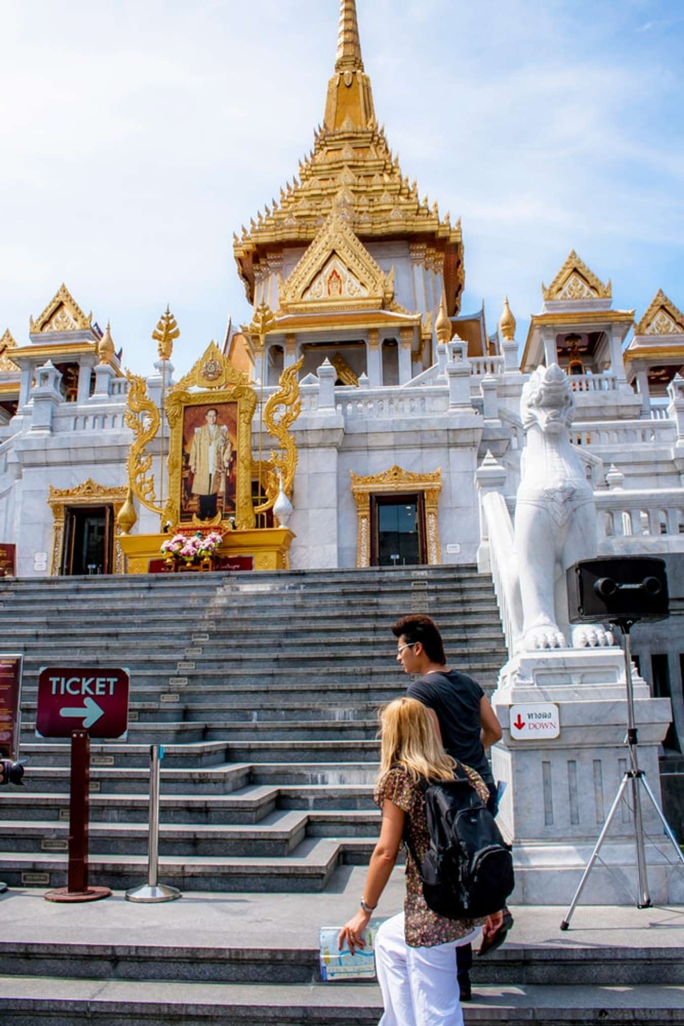 10 điều cần biết trước khi ghé thăm chùa Vàng Thái Lan