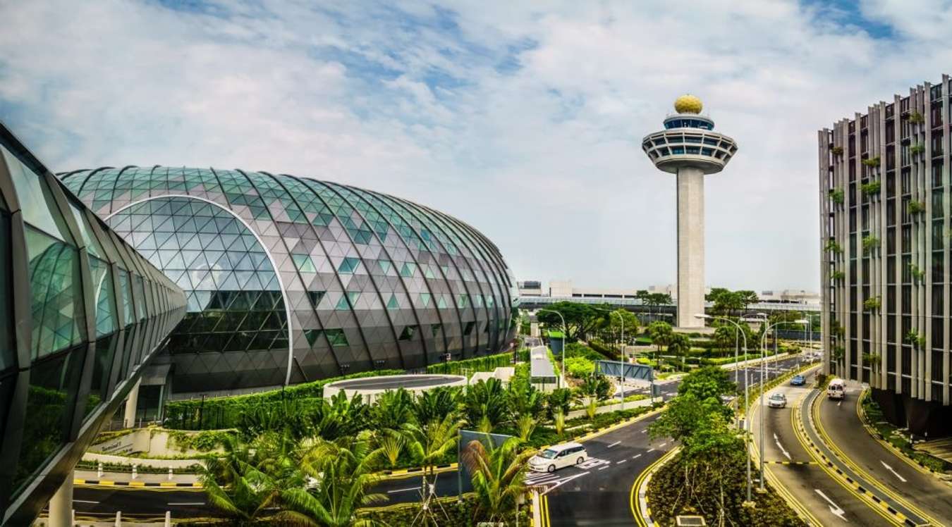 Sân bay Changi: khám phá sân bay đẹp nhất thế giới có gì chơi ?