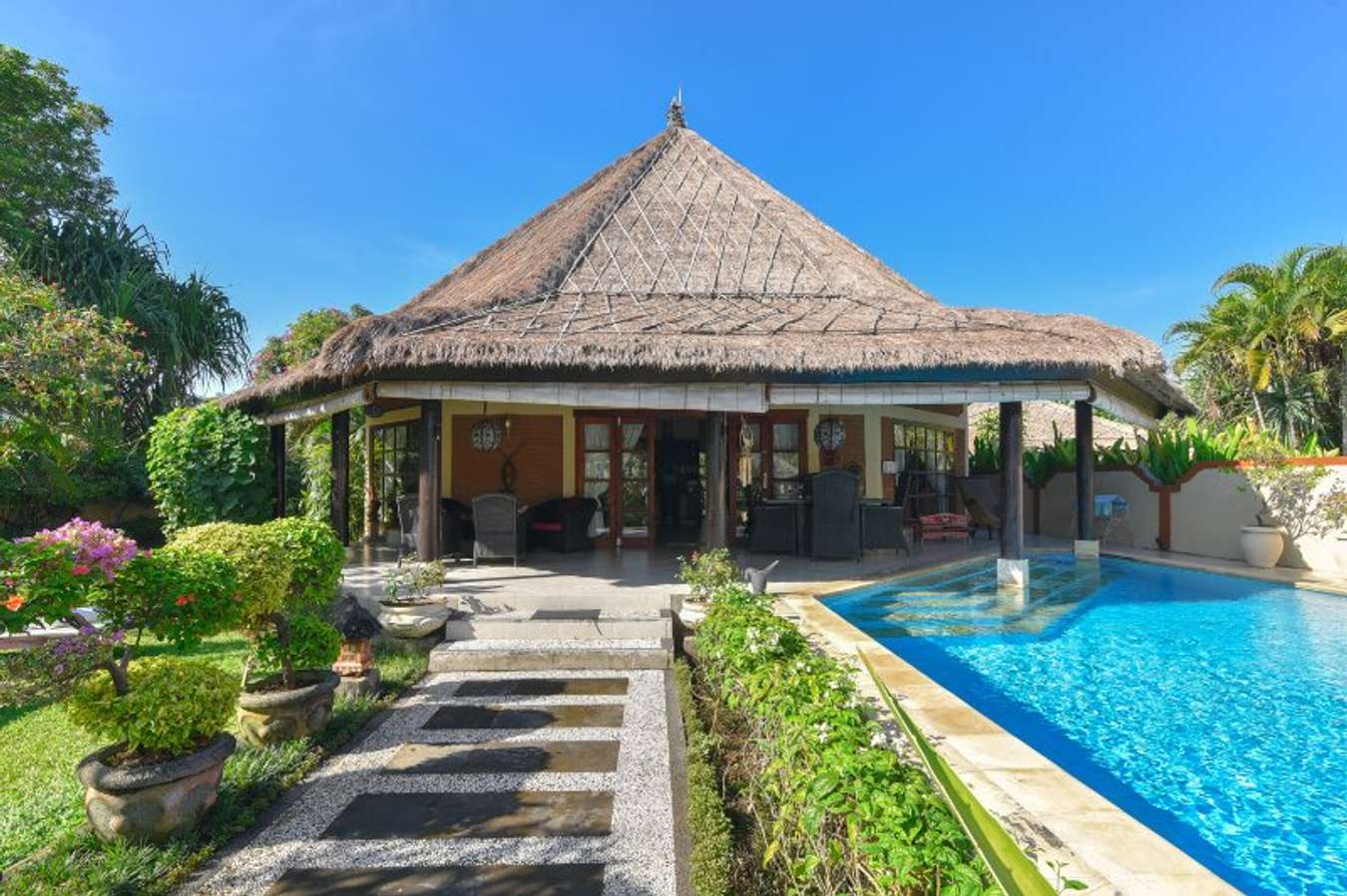 Villa Pelabuhan - Bali Villa