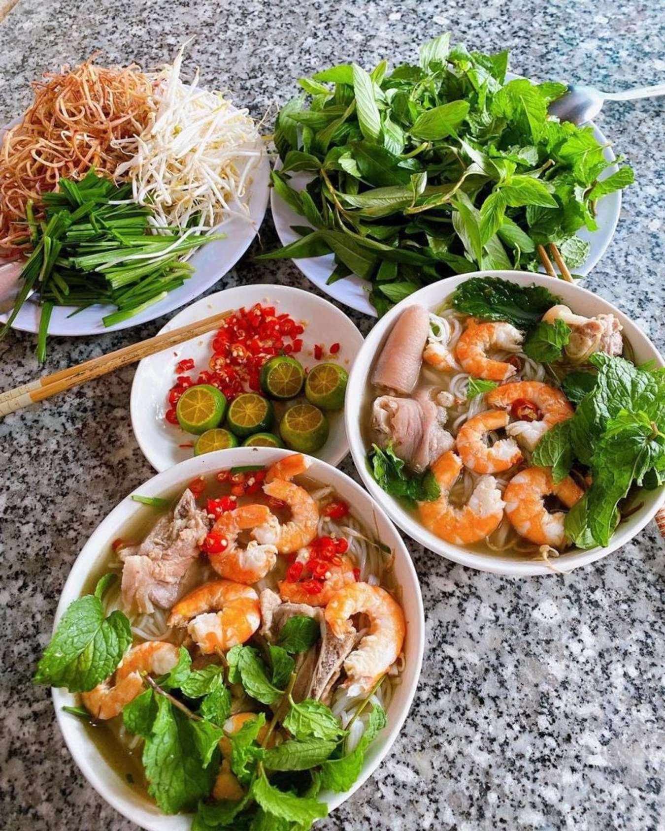 Bún nước lèo