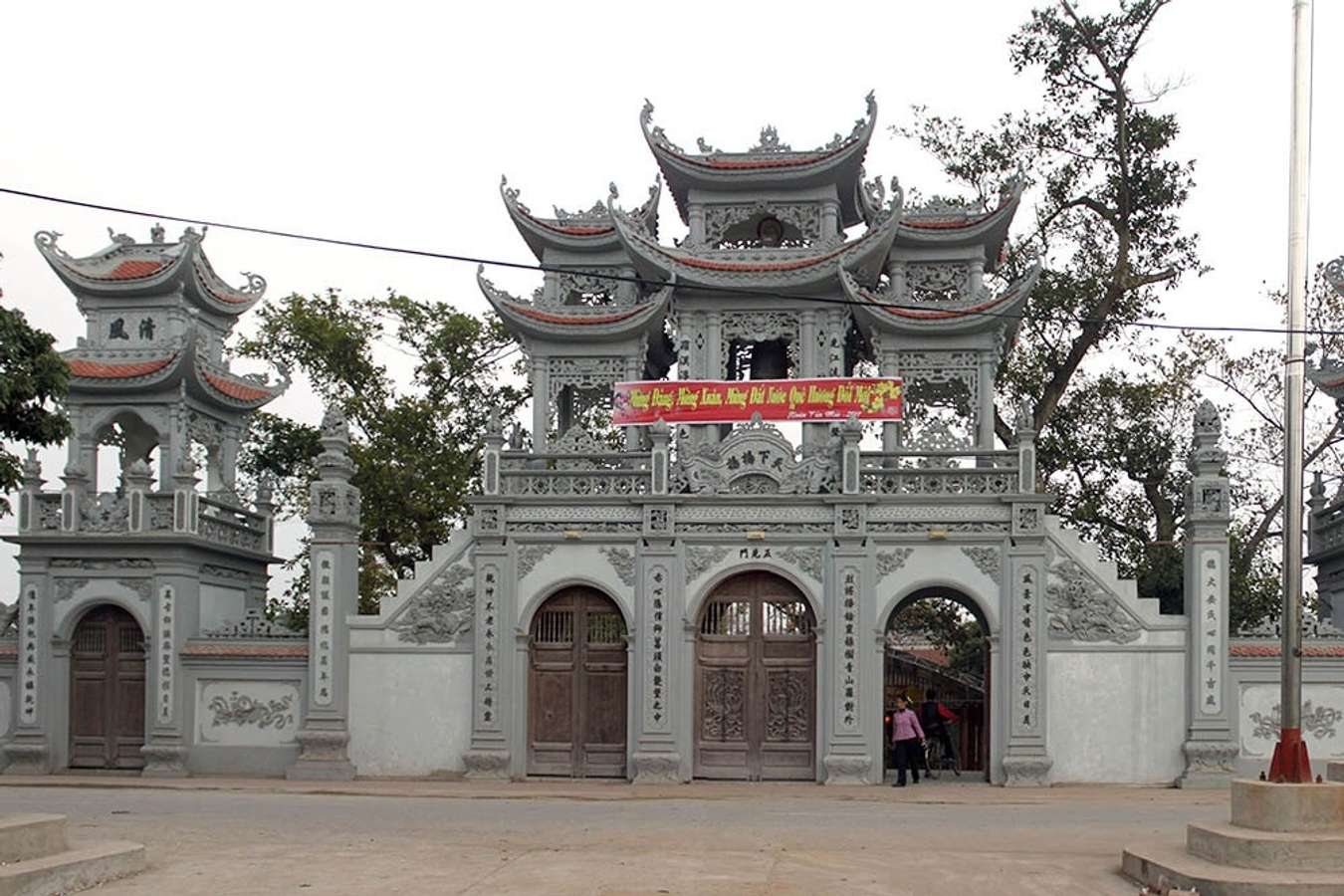 Đền Tiên La