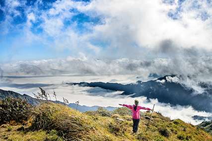 Băng rừng tìm đại dương mây Lùng Cúng, Traveloka VN